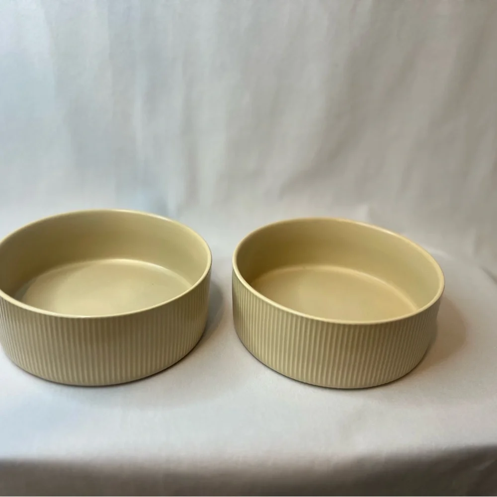 Cream Ribbed Ceramic Pet Bowls